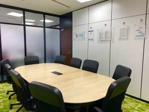 PMG社ミーティングルーム